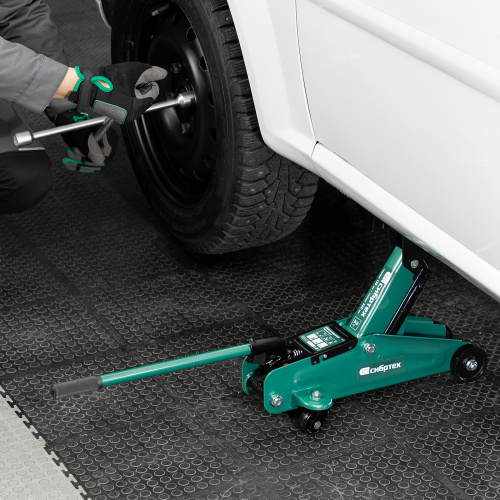 Домкрат гидравлический подкатной, 2 т, 135-320 мм Сибртех по ценам производителя в Краснодаре с доставкой по всей России