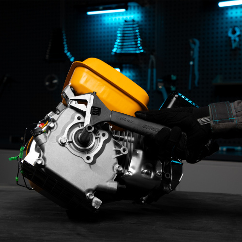 Ключ разводной, 250 мм, CrV, тонкие губки, защитные насадки Gross по ценам производителя в Краснодаре с доставкой по всей России