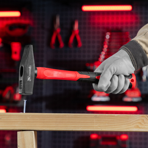 Молоток слесарный optimal, 600 г, фибергласовая обрезиненная рукоятка, квадратный боек Matrix по ценам производителя в Краснодаре с доставкой по всей России