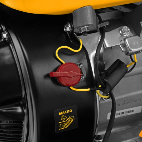 Бензиновая снегоуборочная машина SBM 610, 212 cc, ручной старт, фара Denzel по ценам производителя в Краснодаре с доставкой по всей России