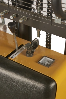 Штабелер гидравлический с электроподъемом 1,0 т 1,6 м TOR TSE1016 по ценам производителя в Краснодаре с доставкой по всей России