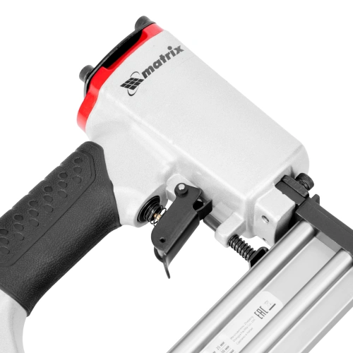 Нейлер пневматический для гвоздей от 10 до 32 мм Matrix по ценам производителя в Краснодаре с доставкой по всей России