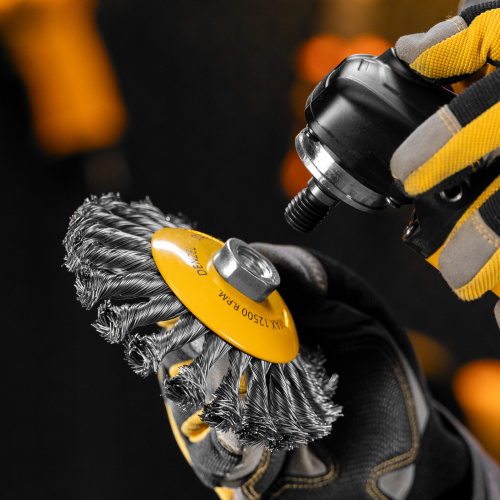 Щетка для УШМ, 125 мм, "Тарелка", крученая нержавеющая проволока 0.5 мм, М14 Denzel по ценам производителя в Краснодаре с доставкой по всей России