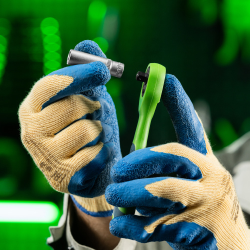 Ключ-трещотка 1/4", CrV, 72 зуба, с быстрым сбросом Сибртех по ценам производителя в Краснодаре с доставкой по всей России