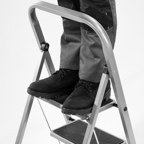 Стремянка 3 ступени, с полимерными ковриками, Сибртех по ценам производителя в Краснодаре с доставкой по всей России