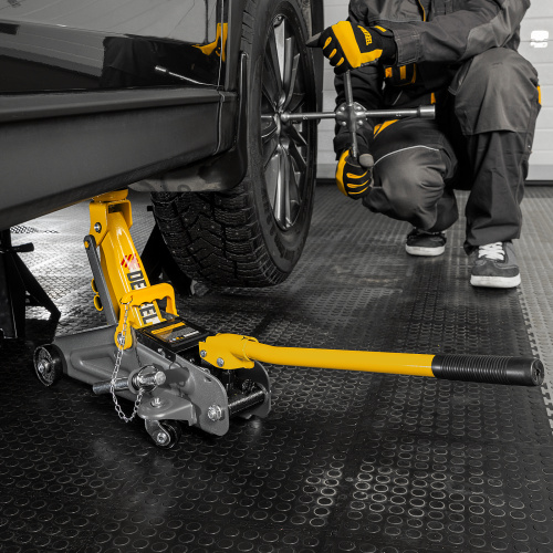 Домкрат гидравлический подкатной с фиксатором, 2 т, 130-330 мм, в кейсе Denzel по ценам производителя в Краснодаре с доставкой по всей России