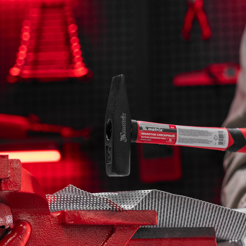 Молоток слесарный, 200 г, фибергласовая обрезиненная рукоятка Matrix по ценам производителя в Краснодаре с доставкой по всей России