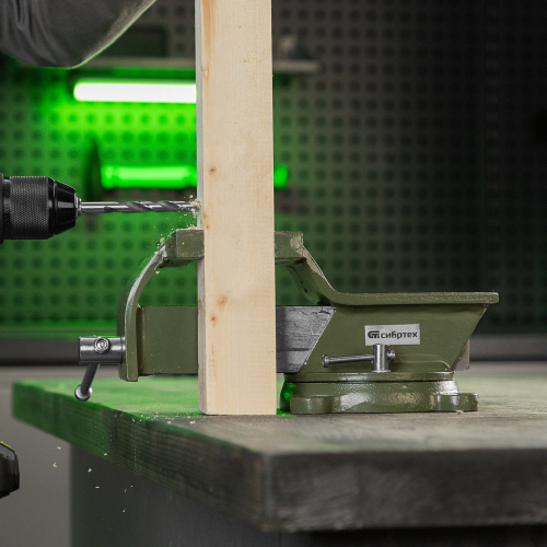 Тиски слесарные, 125 мм, стальные, поворотные Сибртех по ценам производителя в Краснодаре с доставкой по всей России