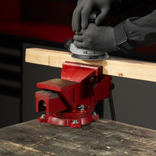 Тиски слесарные, 150 мм, поворотные, с наковальней Matrix по ценам производителя в Краснодаре с доставкой по всей России