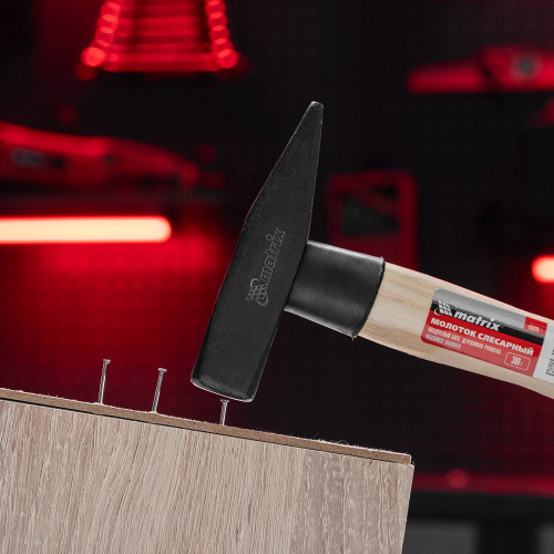 Молоток слесарный, 300 г, квадратный боек, деревянная рукоятка Matrix по ценам производителя в Краснодаре с доставкой по всей России