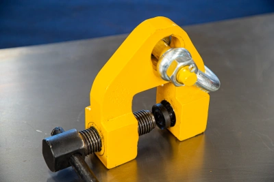 Захват струбцинный вертикальный ZSV (г/п 1,5 т, лист 0-35мм) по ценам производителя в Краснодаре с доставкой по всей России