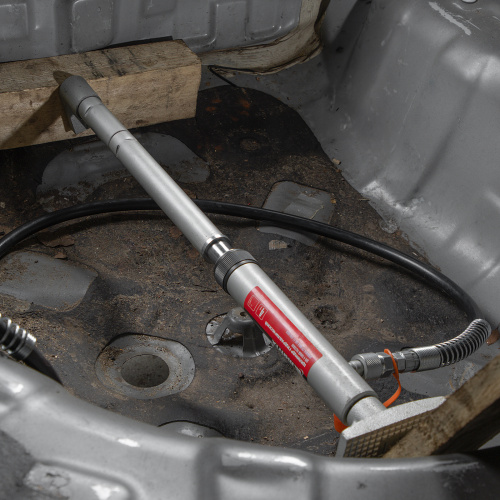 Растяжка гидравлическая, 4 т, набор из 17 предметов, 7 сменных насадок, в пластиковом кейсе Matrix по ценам производителя в Краснодаре с доставкой по всей России