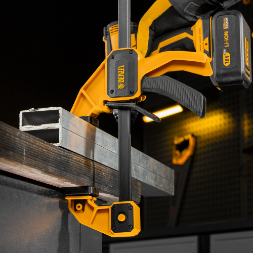 Струбцина F-образная, быстрозажимная, 600 х 80 мм, усиленный нейлоновый корпус Denzel по ценам производителя в Краснодаре с доставкой по всей России