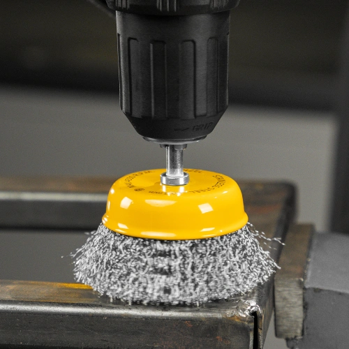 Щетка для дрели, 75 мм, Чашка, со шпилькой, нержавеющая витая проволока Denzel по ценам производителя в Краснодаре с доставкой по всей России