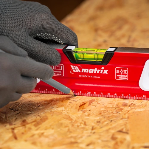 Уровень алюминиевый, магнит, фрезерованный, 3 глазка (1 зеркальный) 400 мм Matrix по ценам производителя в Краснодаре с доставкой по всей России