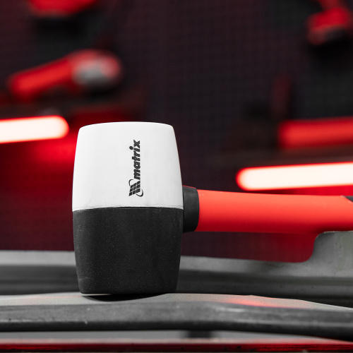 Киянка резиновая, 450 г, черно-белая резина, фибергласовая рукоятка Matrix по ценам производителя в Краснодаре с доставкой по всей России