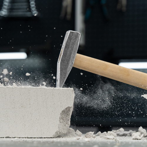 Молоток слесарный, 600 г, квадратный боек, деревянная рукоятка по ценам производителя в Краснодаре с доставкой по всей России