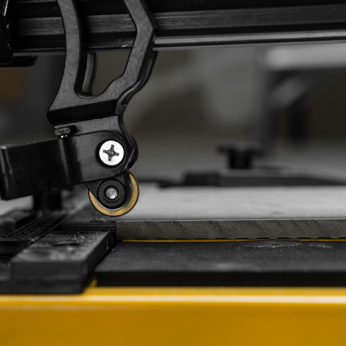 Плиткорез рельсовый 1000х16мм, каретка на подш., стальная станина, усил. рукоятка-пенал Denzel по ценам производителя в Краснодаре с доставкой по всей России