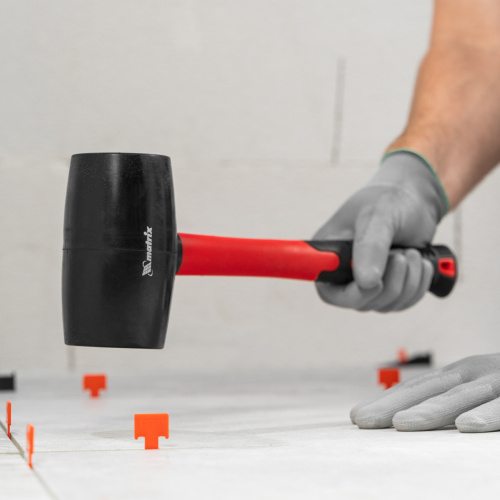 Киянка резиновая, 910 г, черная резина, фибергласовая рукоятка Matrix по ценам производителя в Краснодаре с доставкой по всей России