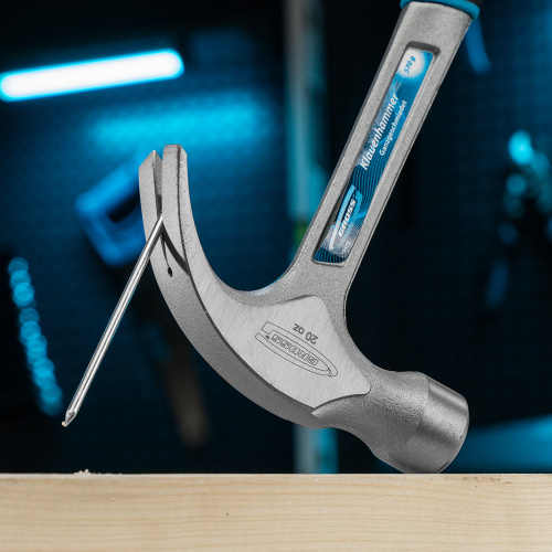 Молоток-гвоздодер, 570 г, цельнокованый, трехкомпонентная рукоятка Gross по ценам производителя в Краснодаре с доставкой по всей России