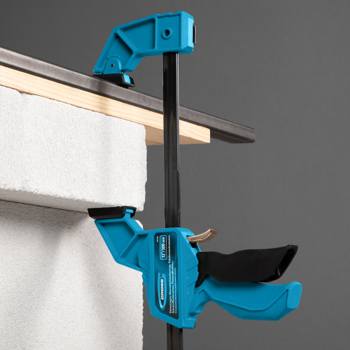 Струбцина реечная, быстрозажимная, пистолетного типа, пошаговый механизм, пластиковый корпус, 300 мм Gross по ценам производителя в Краснодаре с доставкой по всей России