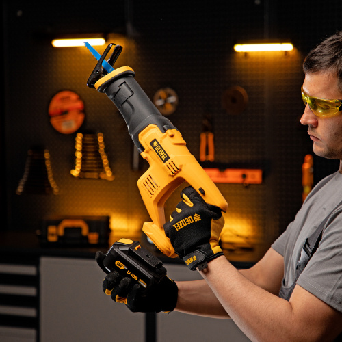 Пила сабельная аккумуляторная CRC-115, 18В Li-Ion Denzel по ценам производителя в Краснодаре с доставкой по всей России