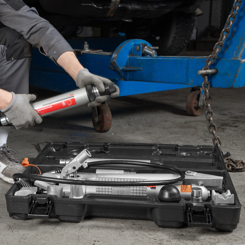 Растяжка гидравлическая, 10 т, набор из 17 предметов, 7 сменных насадок, в пластиковом кейсе Matrix по ценам производителя в Краснодаре с доставкой по всей России