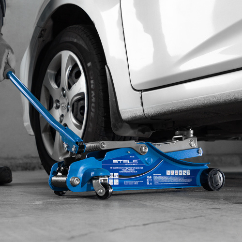 Домкрат гидравлический подкатной, поворотная рукоятка, 2 т, Low Profile, 100-350 мм Stels по ценам производителя в Краснодаре с доставкой по всей России