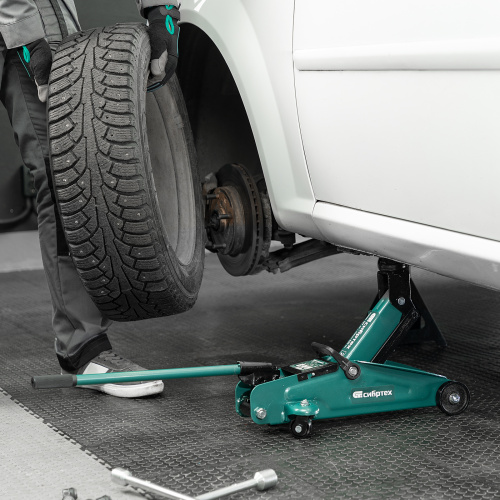 Домкрат гидравлический подкатной, 2 т, 127-330 мм Сибртех по ценам производителя в Краснодаре с доставкой по всей России