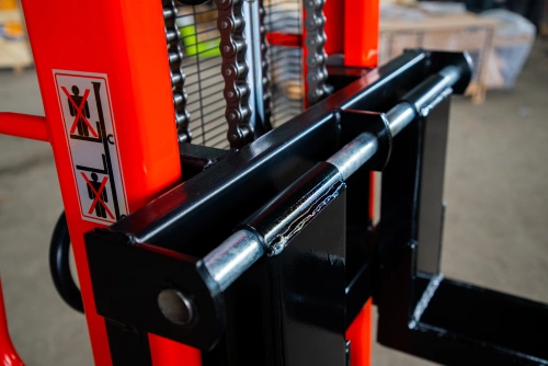 Штабелер гидравлический 2,0 т 1,6 м TOR CTY-E с раздвижными вилами по ценам производителя в Краснодаре с доставкой по всей России