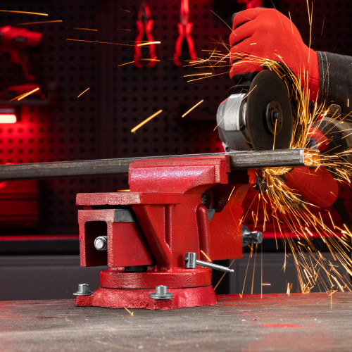 Тиски слесарные, 125 мм, поворотные, с наковальней Matrix по ценам производителя в Краснодаре с доставкой по всей России