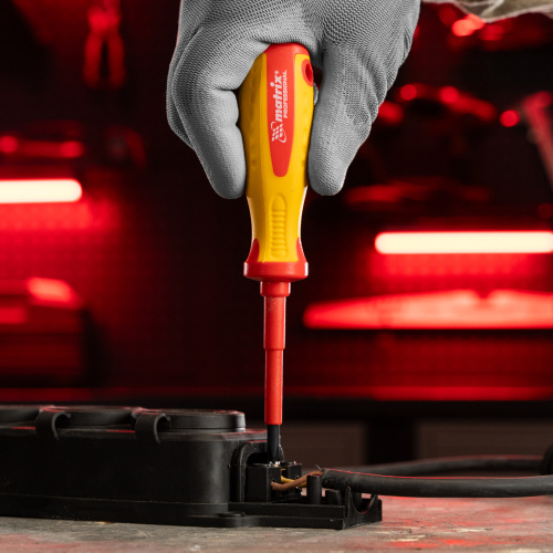 Отвертка Insulated, PH1 x 75 мм, CrMo, до 1000 В, двухкомпонентная рукоятка Matrix Professional по ценам производителя в Краснодаре с доставкой по всей России