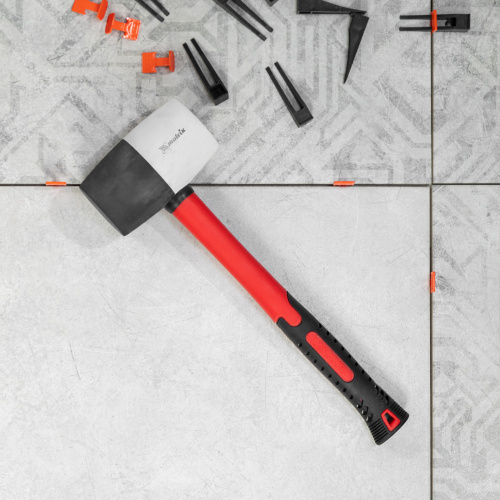 Киянка резиновая, 910 г, черно-белая резина, фибергласовая рукоятка Matrix по ценам производителя в Краснодаре с доставкой по всей России