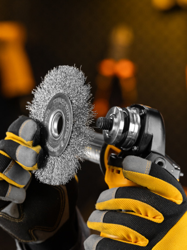 Щетка для УШМ, 125 мм, "Плоская", витая нержавеющая проволока 0.3 мм, посадка 22.2 мм Denzel по ценам производителя в Краснодаре с доставкой по всей России