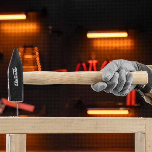 Молоток слесарный, 1000 г, квадратный боек, деревянная рукоятка Sparta по ценам производителя в Краснодаре с доставкой по всей России