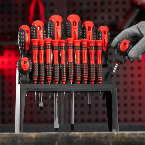 Набор отверток Fusion на подвесной полке 18 шт, CrV Matrix по ценам производителя в Краснодаре с доставкой по всей России