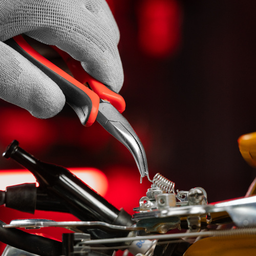 Длинногубцы изогнутые Mini, 130 мм, никелированные, авторазжим, двухкомпонентные рукоятки Matrix по ценам производителя в Краснодаре с доставкой по всей России