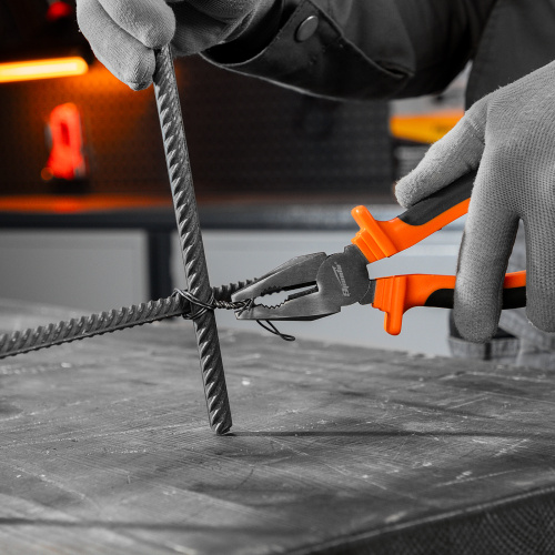 Плоскогубцы комбинированные Comfort, 200 мм, шлифованные, двухкомпонентные рукоятки Sparta по ценам производителя в Краснодаре с доставкой по всей России