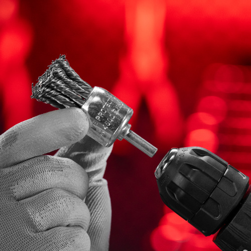 Щетка для дрели, 30 мм, "чашка" со шпилькой, крученая металлическая проволока Matrix по ценам производителя в Краснодаре с доставкой по всей России