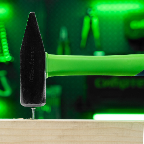 Молоток слесарный, 1000 г, фибергласовая обрезиненная рукоятка Сибртех по ценам производителя в Краснодаре с доставкой по всей России