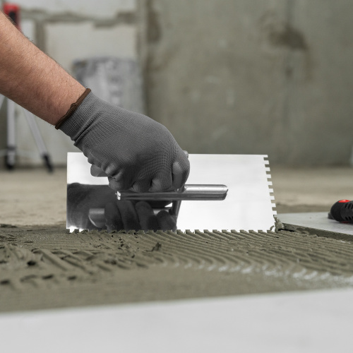 Гладилка из нержавеющей стали, 280 х 130 мм, деревянная ручка, зуб 6 х 6 мм Matrix по ценам производителя в Краснодаре с доставкой по всей России