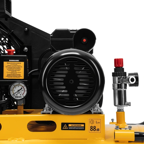 Компрессор воздушный рем. привод BCI 2200/100, 2,2 кВт, 100 литров, 420 л/мин Denzel по ценам производителя в Краснодаре с доставкой по всей России