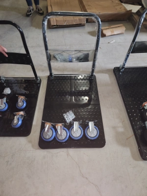 Тележка платформенная 650 кг TOR PH650 (890x590) со складной ручкой (пластиковые колеса 125 мм) по ценам производителя в Краснодаре с доставкой по всей России