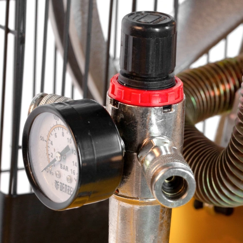 Компрессор воздушный, ременный привод BCI5500-T/200, 5.5 кВт, 200 литров, 850 л/мин Denzel по ценам производителя в Краснодаре с доставкой по всей России