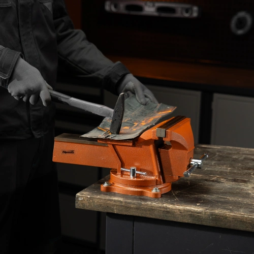 Тиски слесарные, 200 мм, поворотные, с наковальней Sparta по ценам производителя в Краснодаре с доставкой по всей России