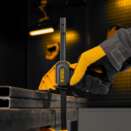 Струбцина F-образная, быстрозажимная, 150 х 55 мм, усиленный нейлоновый корпус Denzel по ценам производителя в Краснодаре с доставкой по всей России