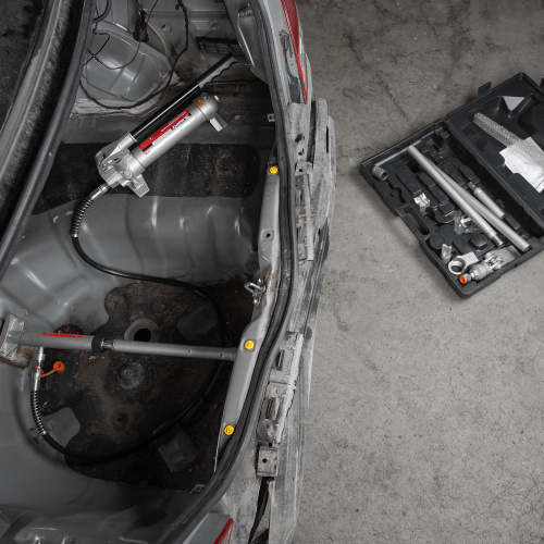 Растяжка гидравлическая, 4 т, набор из 17 предметов, 7 сменных насадок, в пластиковом кейсе Matrix по ценам производителя в Краснодаре с доставкой по всей России