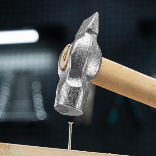 Молоток слесарный, 600 г, круглый боек, деревянная рукоятка по ценам производителя в Краснодаре с доставкой по всей России