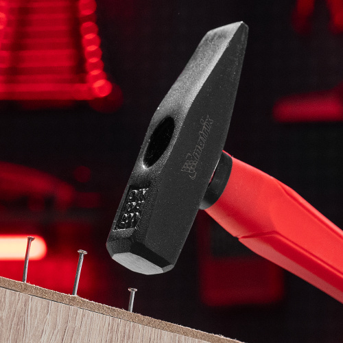 Молоток слесарный optimal, 200 г, фибергласовая обрезиненная рукоятка, квадратный боек Matrix по ценам производителя в Краснодаре с доставкой по всей России