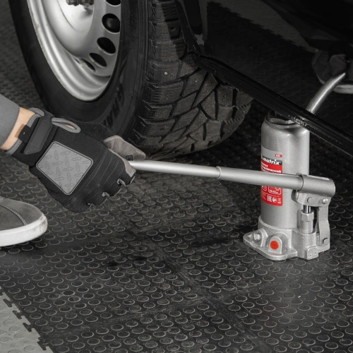 Домкрат гидравлический бутылочный, 5 т, высота подъема 216-413 мм, в пластиковый кейсе Matrix по ценам производителя в Краснодаре с доставкой по всей России